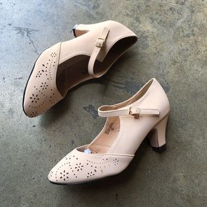 Chase & Chloe Women’s Mary Jane Dress Pump